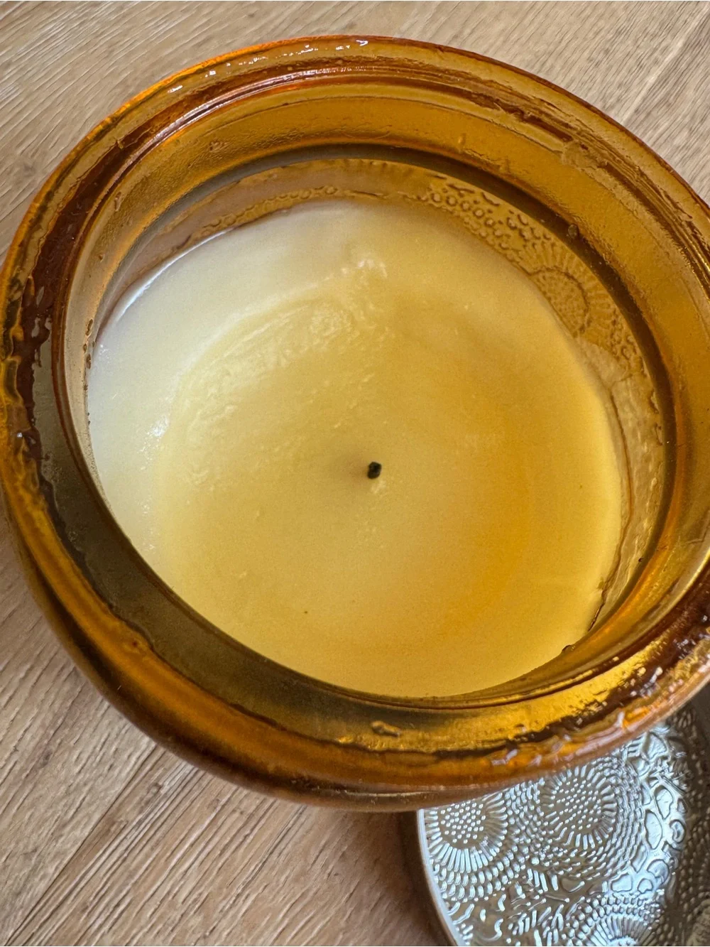 VOLUSPA  Baltic Amber Glass Candle Large 16 oz Price Firm!